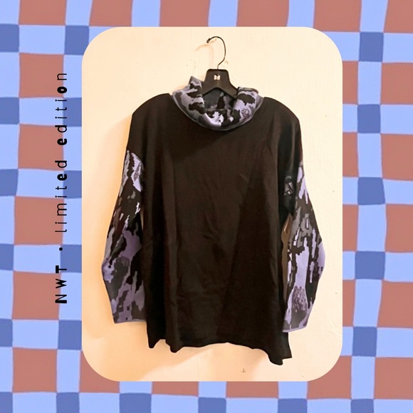 🏷️ totw • black & blue long sleeve sleeve turtleneck with aztec abstract print - Picture 1 of 16
